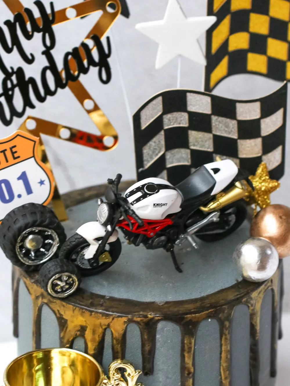 Personalizado motocicleta bolo topper nome personalizado idade homem  equitação estrada corrida motocicleta para festa de aniversário decoração  do bolo topper - AliExpress