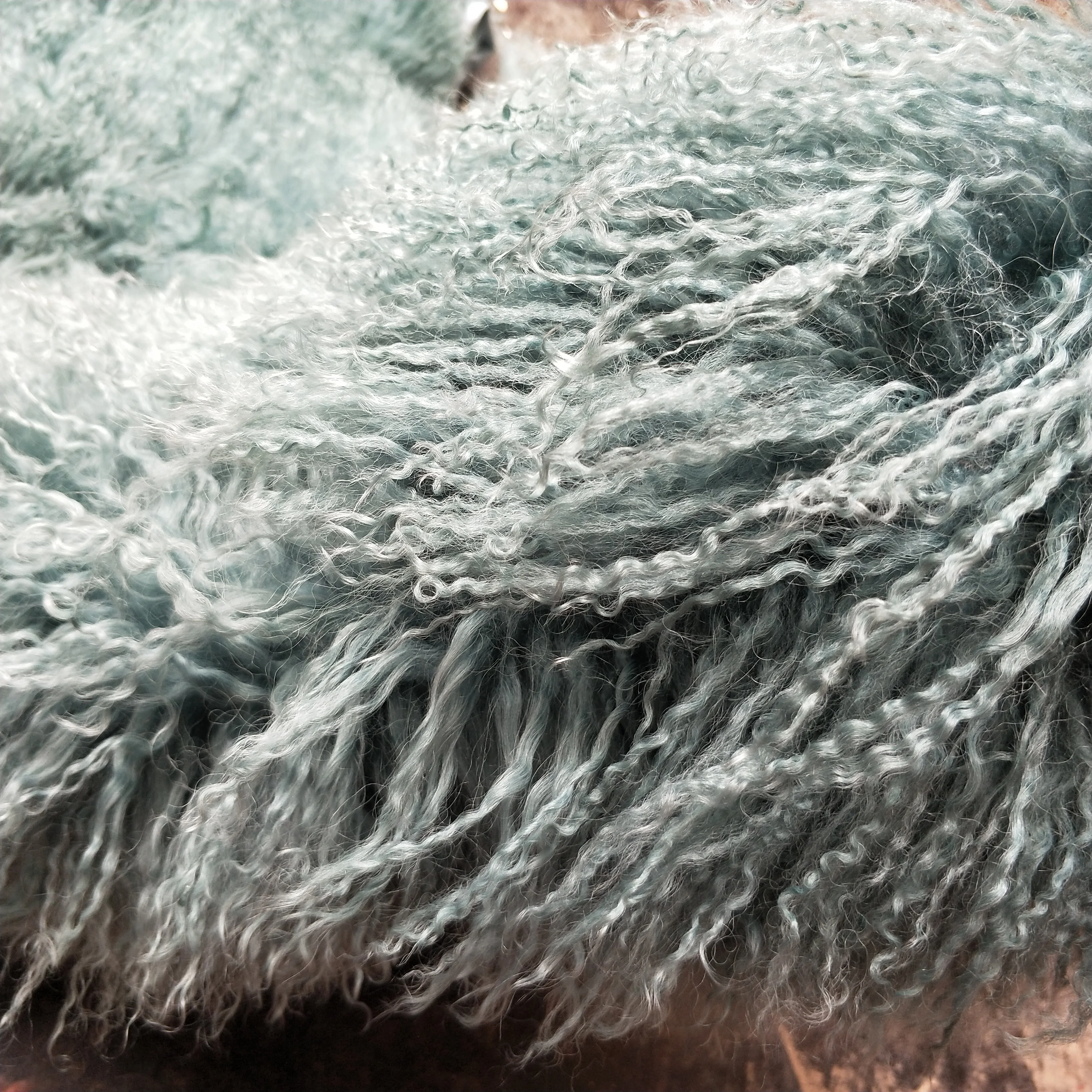 最高品質のカーリーヘアソフト染色動物の毛皮スキンモンゴルヤギ毛皮の