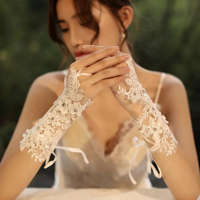 

Elegant Lace Short White Fingerless Fashion Flower Girl Kid Child Party Performance Dancing Wedding Gloves with Beads
