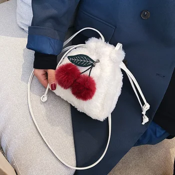

Velvet Messenger Bags Girl Cherry Bucket Bag Personality Designer Fashion Cute Plush Women Crossbody Handbag Sweet Fruits Famous