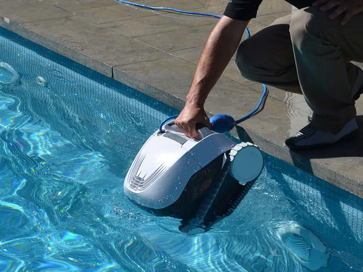 Как почистить бассейн шлангом от пылесоса. Как почистить бассейн шлангом от пылесоса. Пылесос для бассейна через скиммер. Скиммер kokido k074cbx. Как почистить бассейн шлангом от пылесоса.