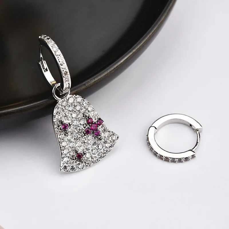 

Europe New Winter White Red Zircon Wind Chimes Asymmetry Earrings Ear Buckle Single Fashion Luck Wind Word Rhinestone Earrings