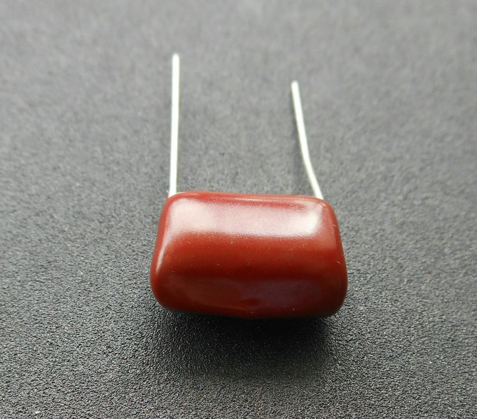 100pcs 102J 100V В американском стиле, имеется на 50/100 шт CBB Металлизированный пленочный конденсатор с алюминиевой крышкой, 102/103/104/105/222/273/332/333/473/474/681J 100V - Цвет: 100pcs 102J 100V