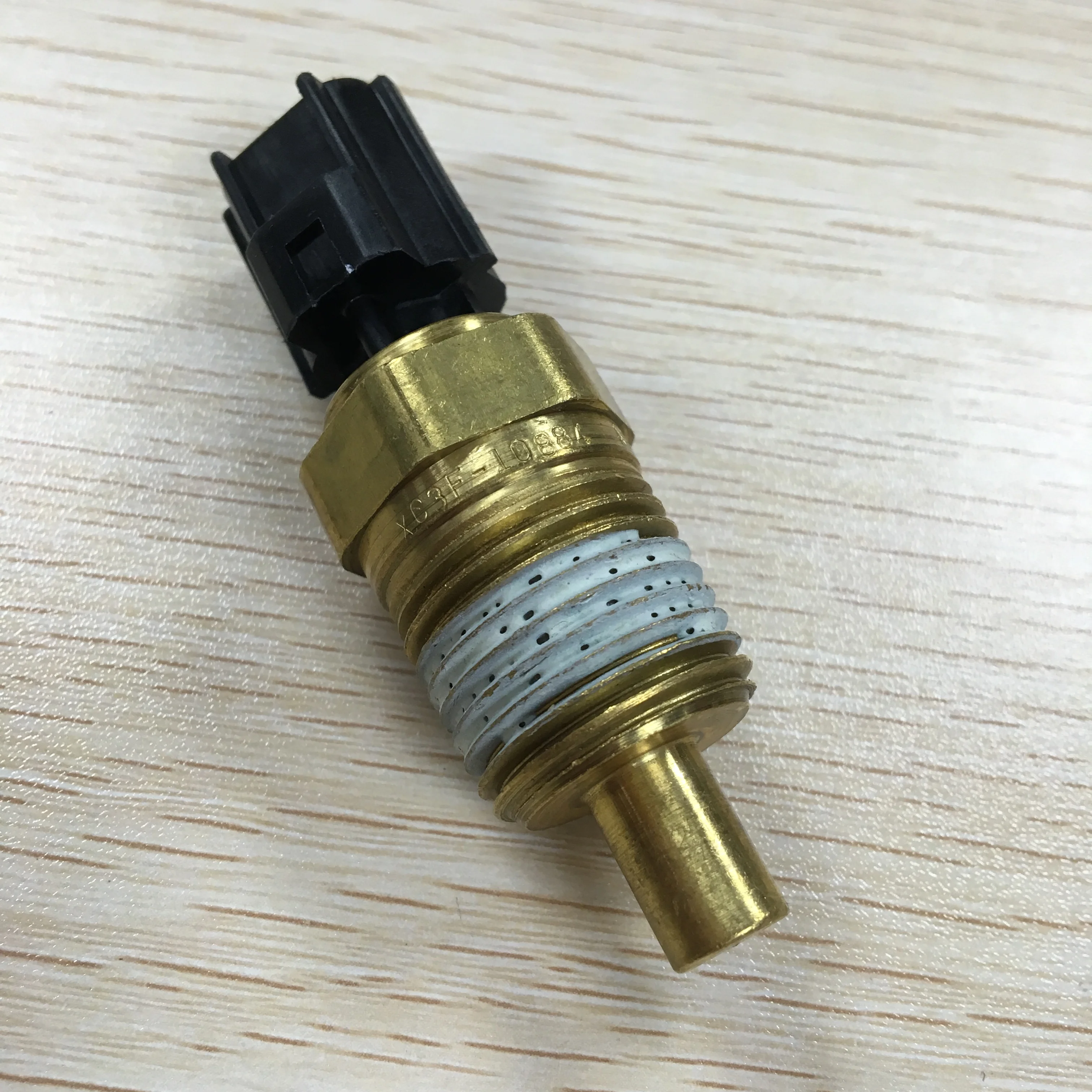 Натуральная XC3F10884AA XC3Z10884AA XC3F-10884-AA XC3Z-10884-AA TS650 для FORD F-650 F-750 F650 F750 Хладагент