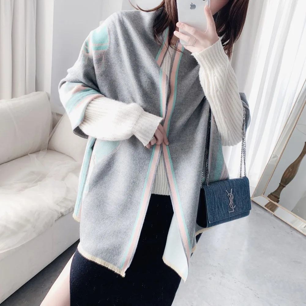 11601408778_2070773686