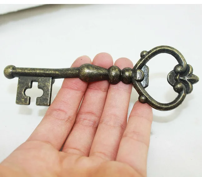 

Vintage Key Handle Alloy Handle Wooden Box Drawer Wardrobe Handle Jewlery Box Handle Medicine Cabinet Handle Bar-shaped