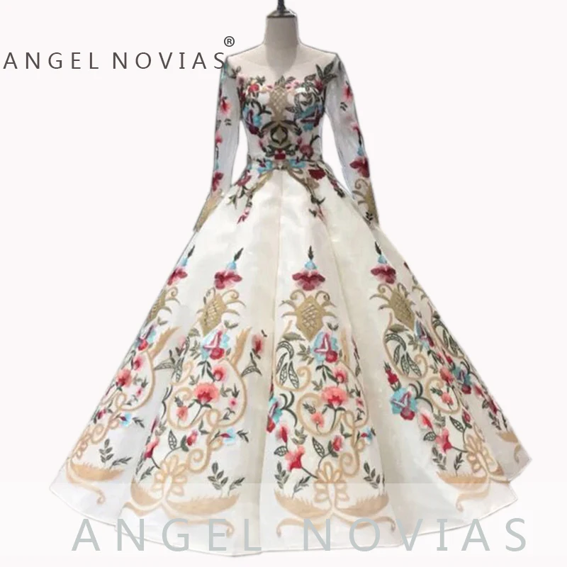 Бальное платье с вышивкой и длинными рукавами ANGEL NOVIAS свадебные платья в