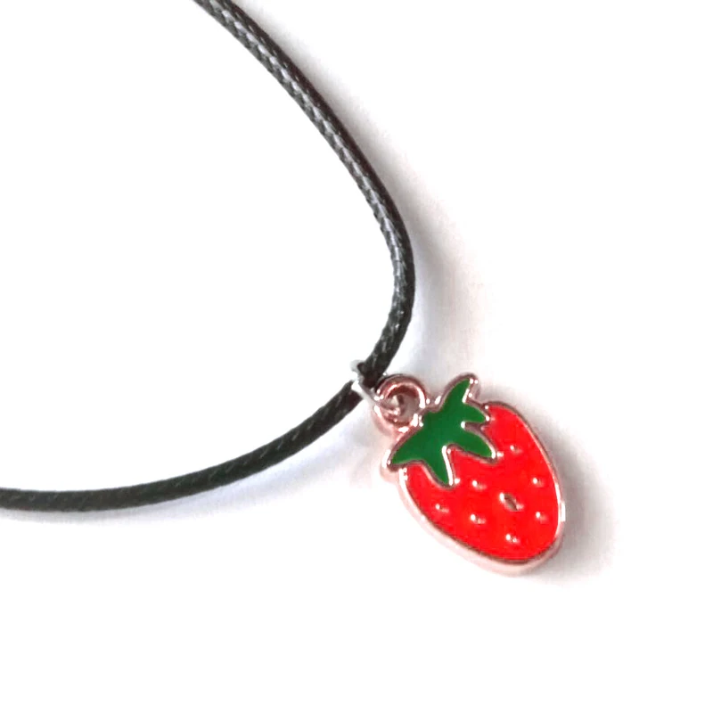 

30PC/lot Cute Girl Tiny Strawberry Pendant Necklace Women Leather Chain Enamel Fruit Choker Female Collare Jewelry Party Gift