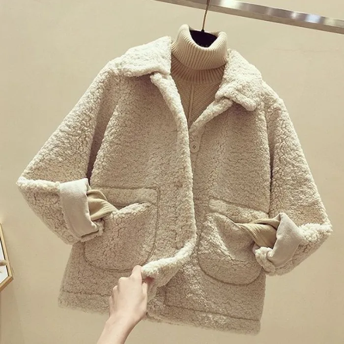 Пальто из овечьего меха для женщин короткая красивая крутая куртка с карманами теплая куртка