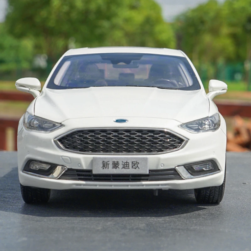 1:18 FORD MONDEO литье под давлением Модель автомобиля игрушки Металлическая Модель автомобиля оригинальная коробка