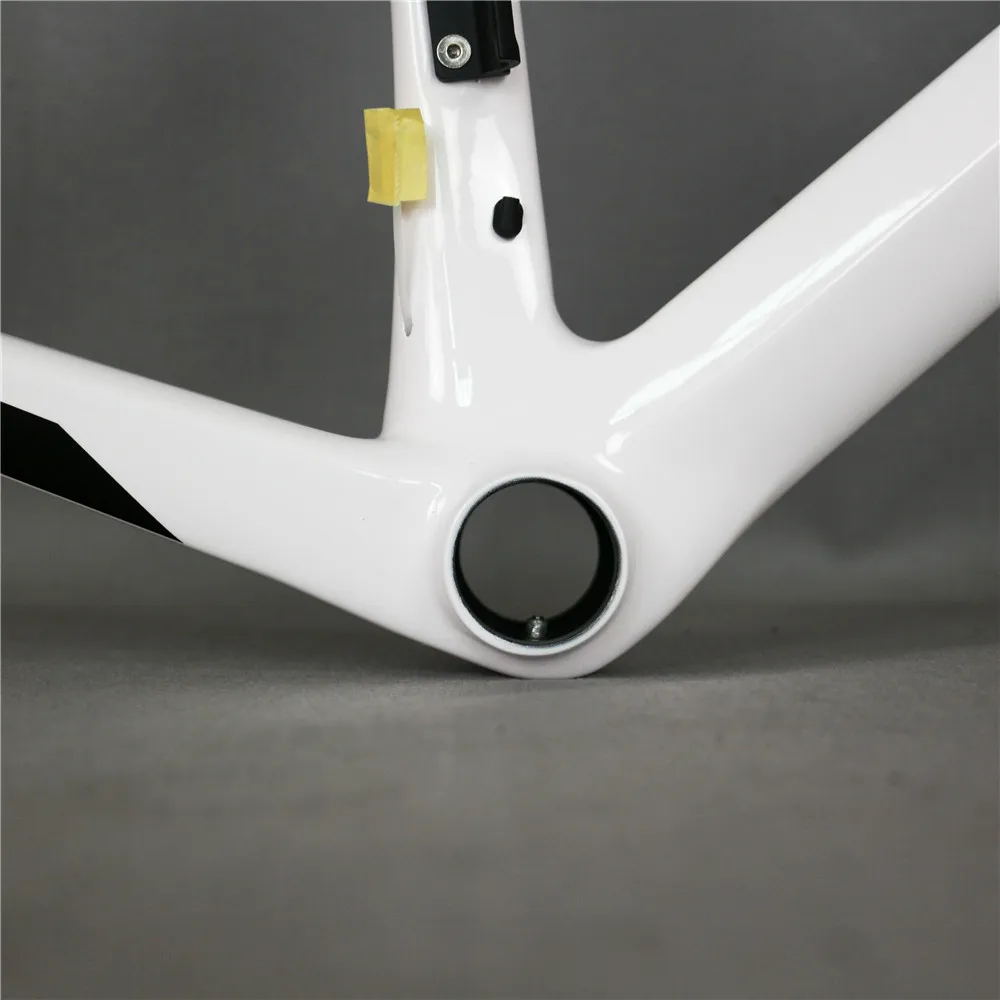 Excellent Custom painted black and white toray carbon fiber T800 road frame BB86 with SGS Aero road bike frame TT-X1 1