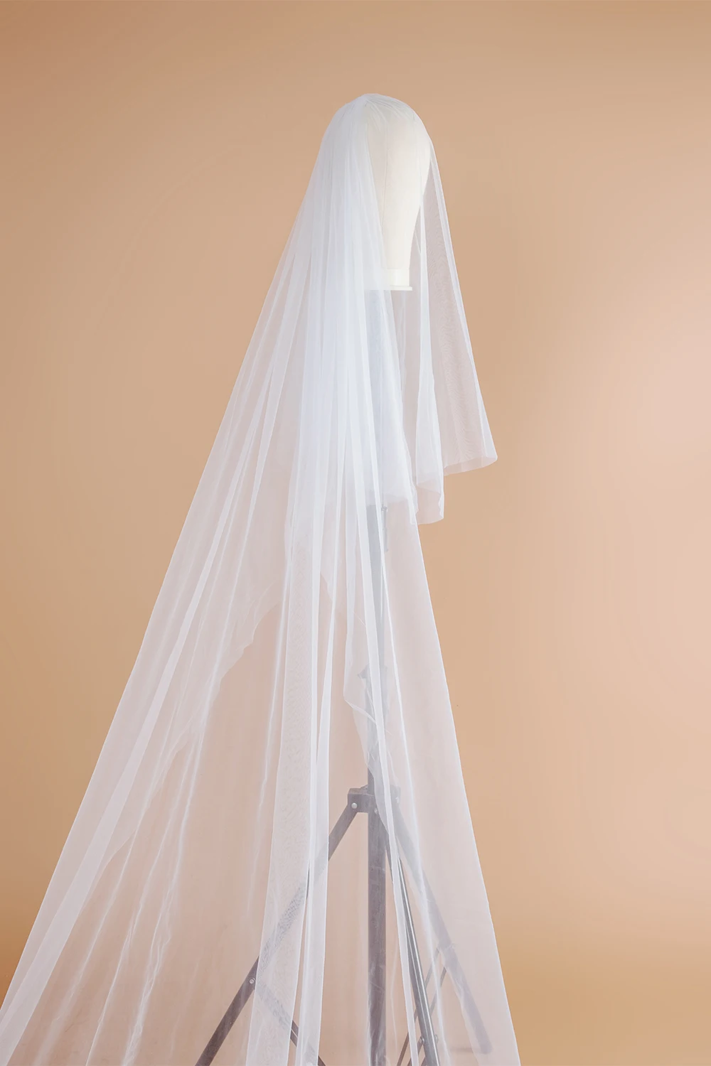 Ivory Cathedral Long Wedding Veil Appliques With Comb Bridal Lace Veil –  Simibridaldresses