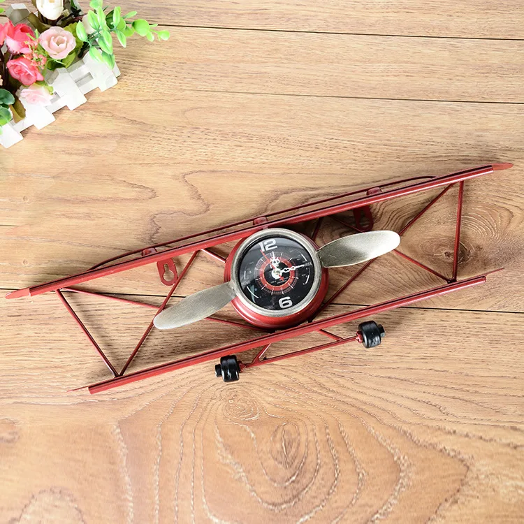 Creative American retro aircraft clock, living room, dining wall