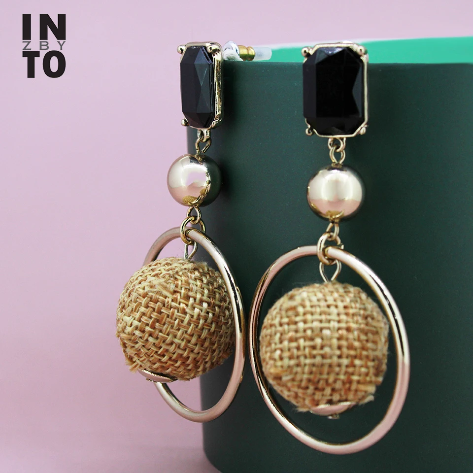 В акриловые массивные серьги золотого цвета с шариками круглые Висячие для