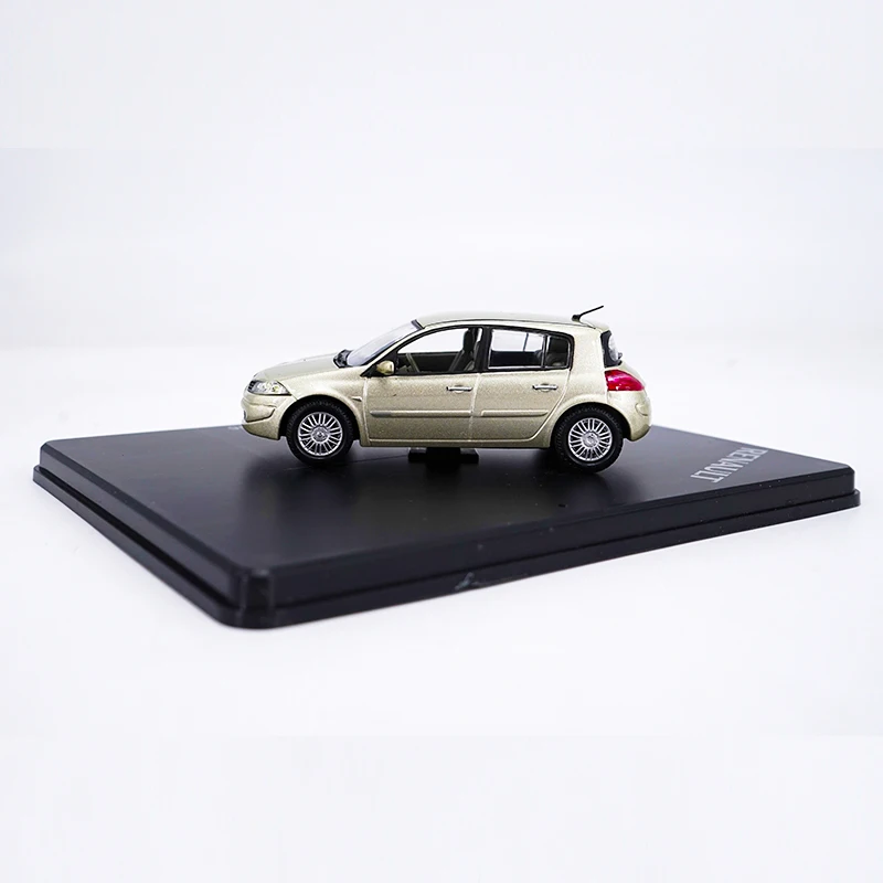 1/43 2006 Renault Megane хэтчбек литая модель автомобиля Модель автомобиля металлическая модель движения художественная коллекция детский подарок шоу