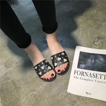 

Summer new ladies flat slippers female students rhinestone fashion wear non-slip slippers