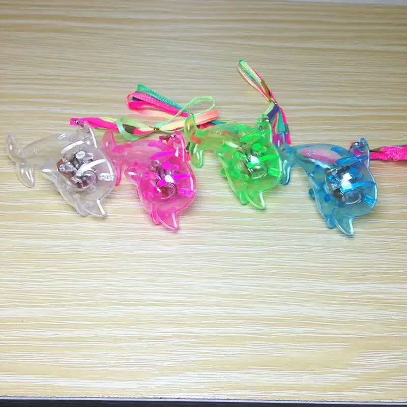 Светящееся ожерелье с животным дельфином, Сияющие подвески, детские игрушки для девочек, мигающие светящиеся подарки на день рождения, Подарочная бутафория