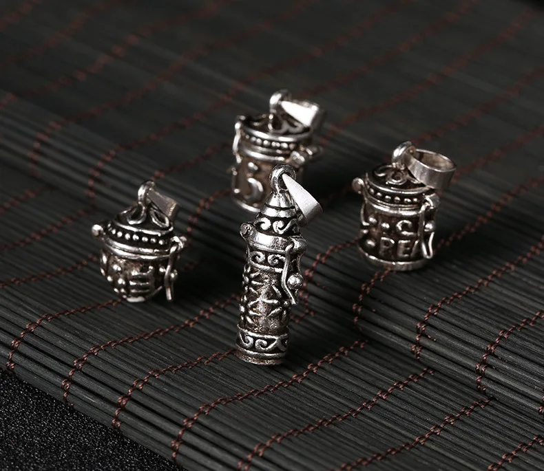 silver-gau-pendant001B