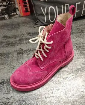 Новые мотоциклетные ботинки в британском стиле на плоской подошве в стиле ретро кожаные ботинки-дезерты с кружевом женские ботинки короткие ботинки - Цвет: Розово-красный