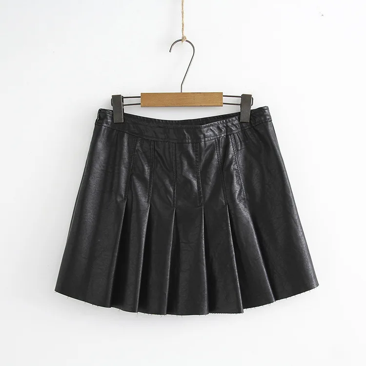 

2019 Autumn And Winter New Style Fashion Pu Pleated Skirt Black And White with Pattern Skirt Anti-Exposure Large Size Dress