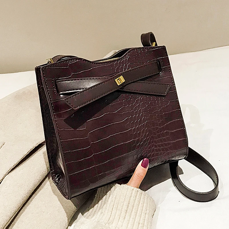 

Crocodile pattern Square Crossbody Bag 2019 Fashion New Quality PU Leather Women's Designer Handbag Bow Shoulder Messenger Bag