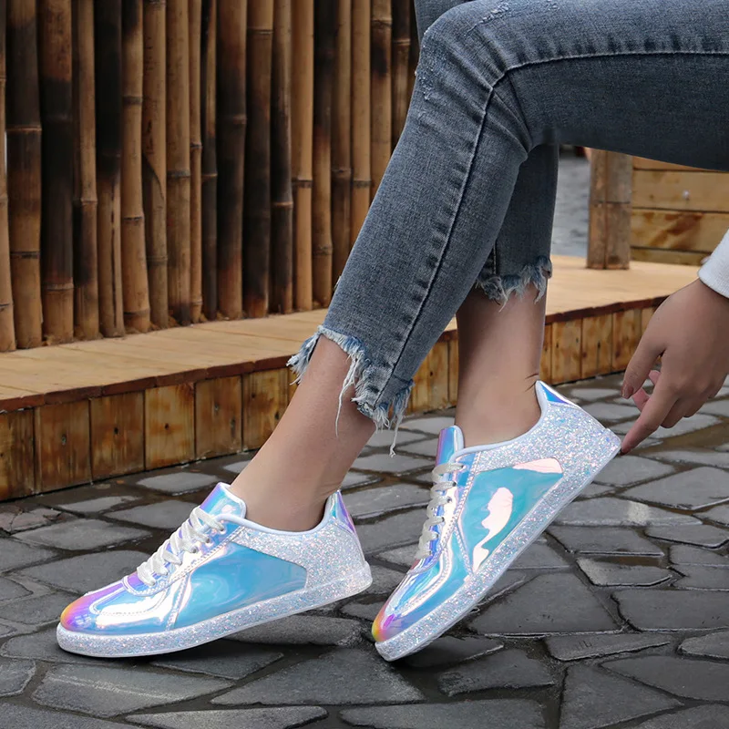 

2019 Fashion Sneakers Women Flats Shoes Casual Outdoor Walking Shoes Woman Lace-up Gold Glitter Ladies Shoes Zapatos Mujer kmo9