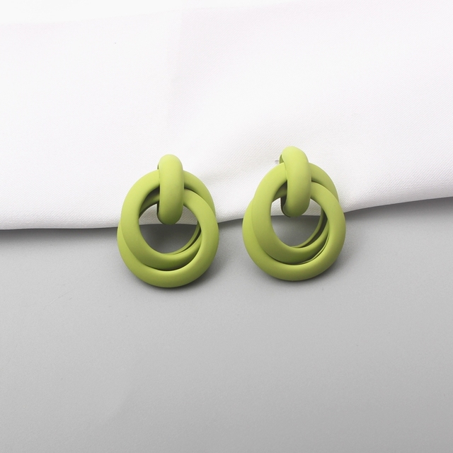 7Colors Stud Earrings Women Pink Spray Painted Metal Twisted Statement Earring Punk Simple Beautiful Jewelry Wholesale Gift