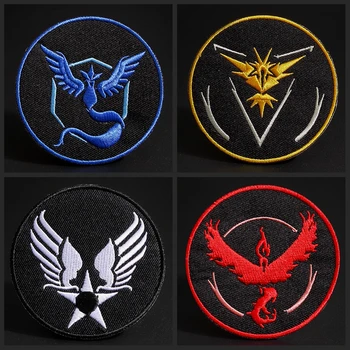 

Embroidered clothing patches red yellow blue white round Decal Iron on clothes Denim Vest jeans DIY decoration patch