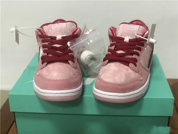 

2020 Best Quality Strawberry StrangeLoved X SB DunkS Low Fashion Shoes Luxury Sneakers Trainers Size:36-45