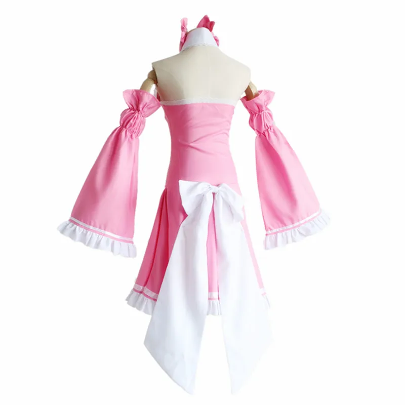 И вы думали что в Интернете никогда не было девушки? Костюмы для косплея Ако