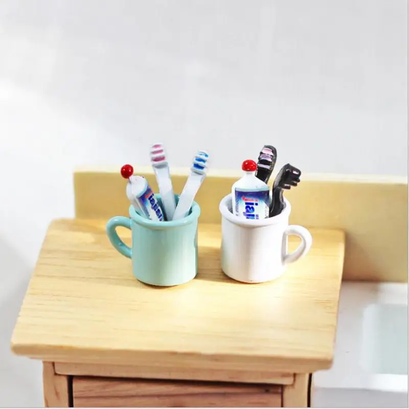 4PCS/Set 1:12 Miniature Toothbrush Set Mini Tooth Mug + Toothpaste + Brush for Blyth Barbies OB11 BJD Doll House Play Toy