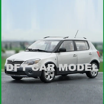 

diecast 1:18 Alloy Pull Back Toy NEW Fabia Car Model Of Children's Toy Car Original Authorized Authentic Kids Toys