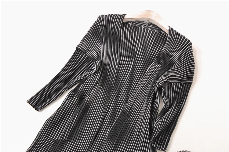 Горячая miyake одежда с вырезом плиссированный импортный материал полосатый двунаправленный плиссированный Кардиган Верхняя одежда