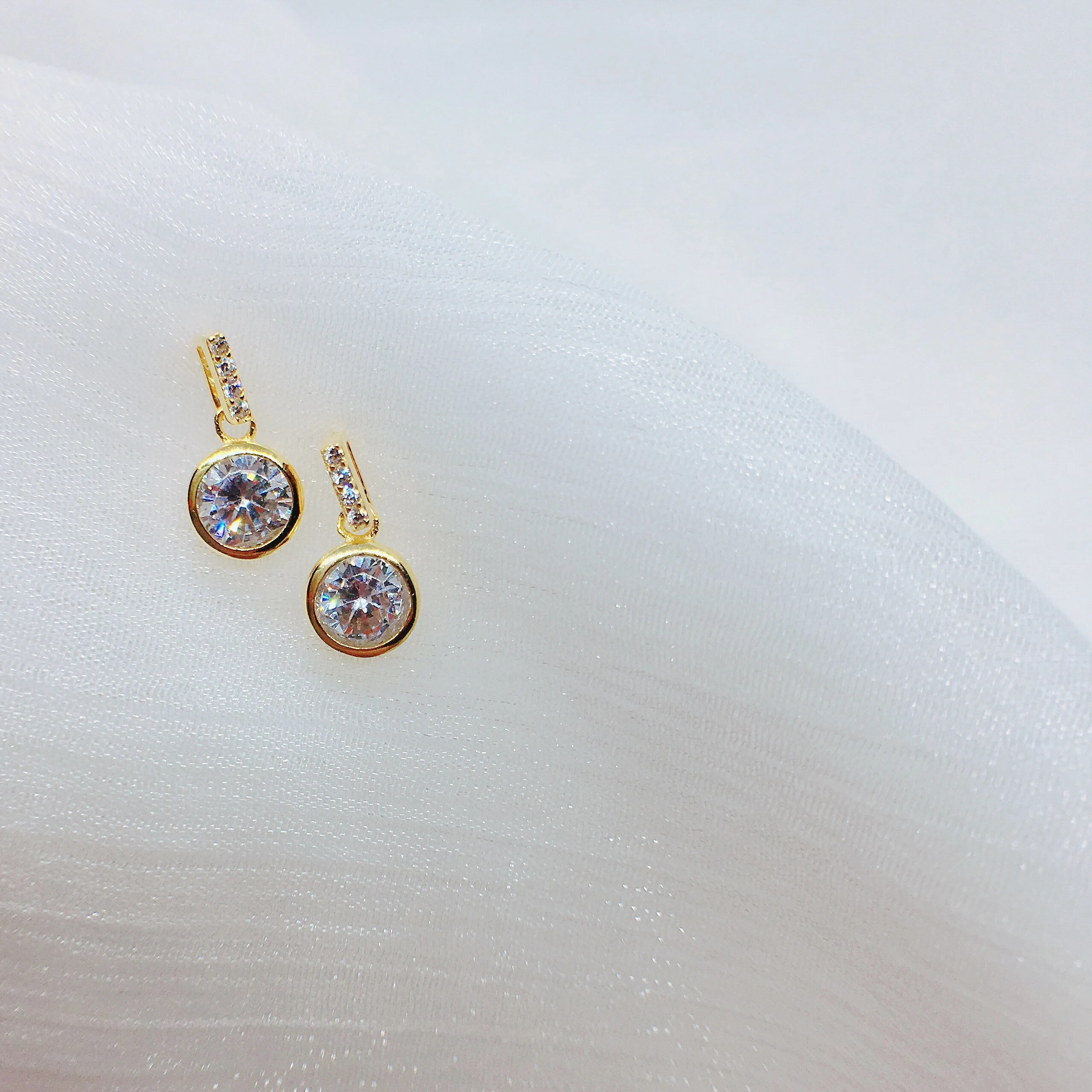 

S925 Sterling Silver ultra sparkle Zircon Earrings female temperament versatile Earrings Japanese and Korean Earrings anti aller