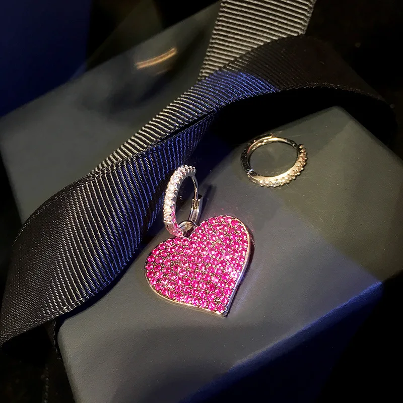 Серьги подвески с фиолетовым сердечком асимметричные свадебные серьги из