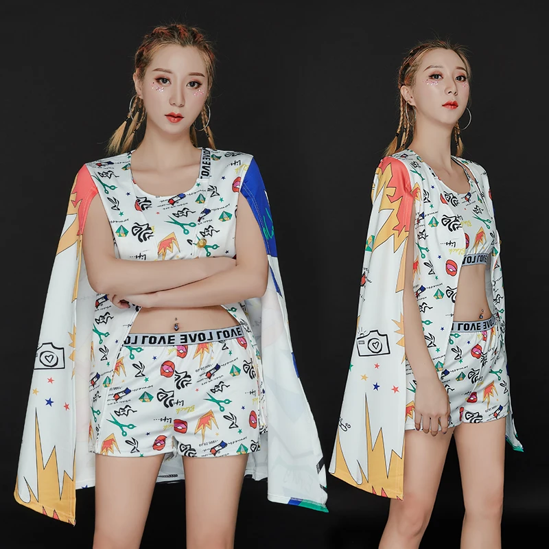 costume moda feminina