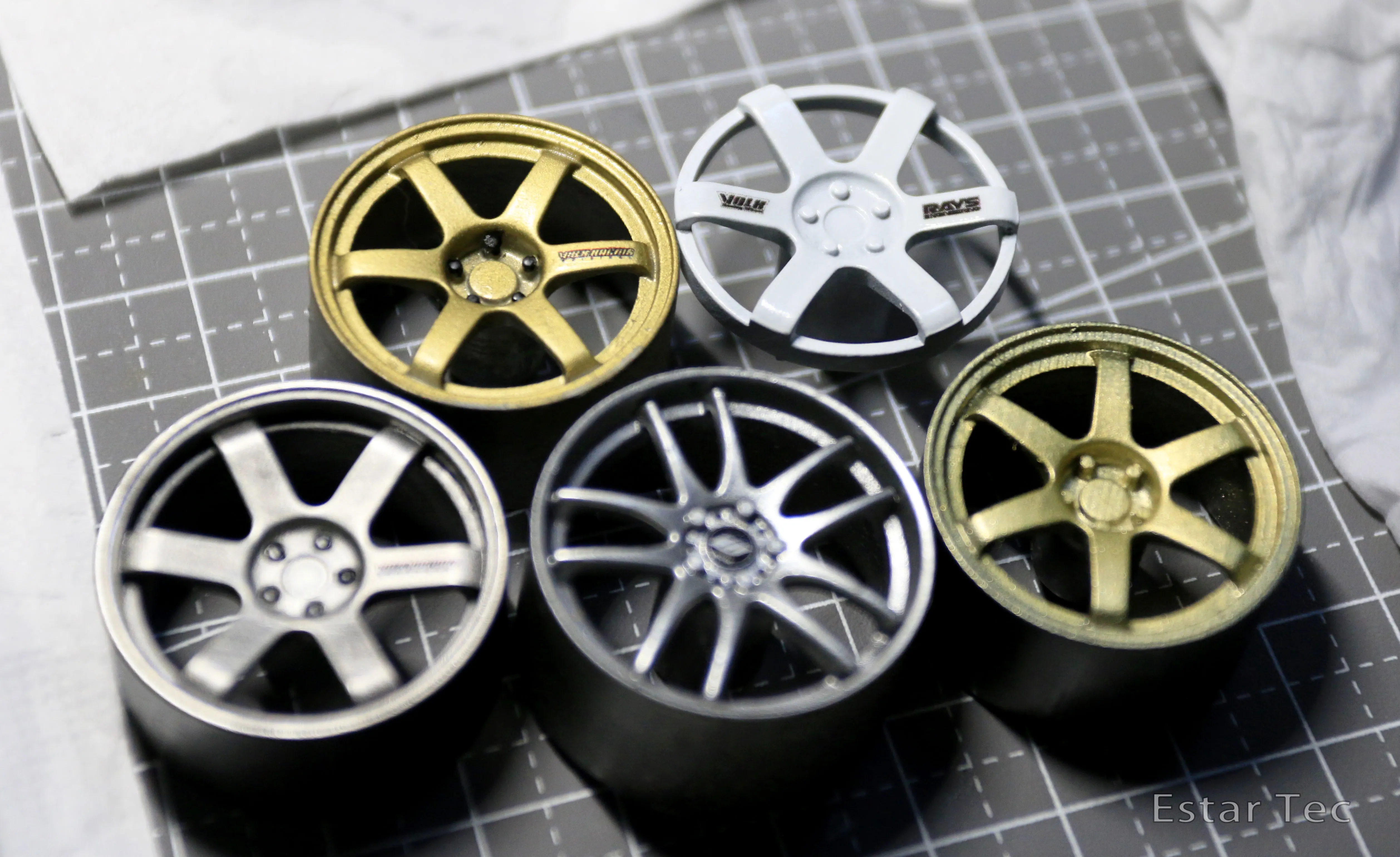 4個1:18スケール車モデルホイール19 