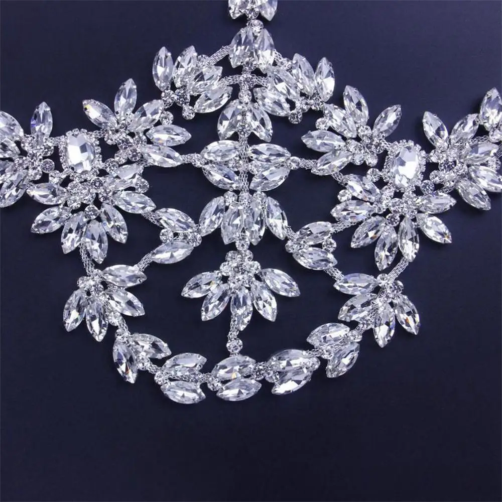 Sexy Exaggerated Rhinestone Ladies Fashion Mask Halloween Shiny Crystal Masquerade Mask Party Jewelry Accessories Face Chain