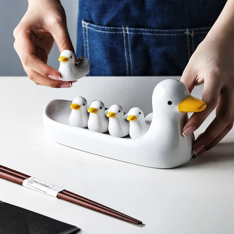 

Creative Ceramic Chopsticks Holder Cute Duck Chopsticks Pillow Care Tableware Stand Rack Rest Home Desktop Decoration
