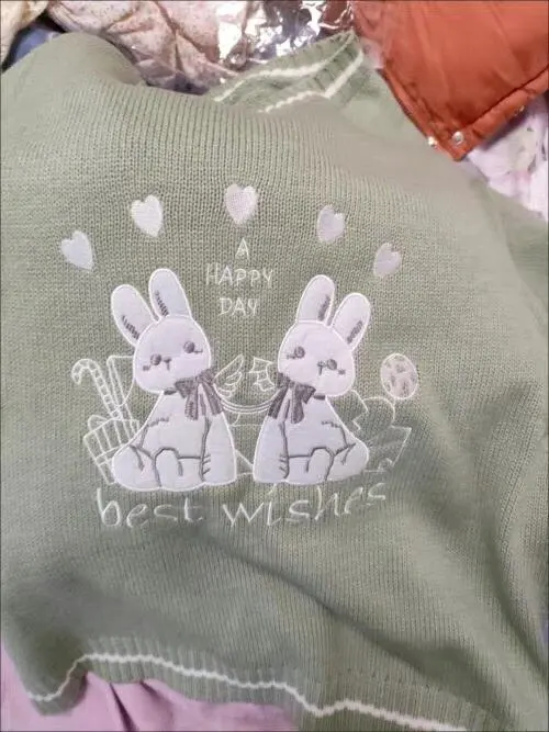 Maglione lavorato a maglia stampato coniglietto di cartone animato Kawaii