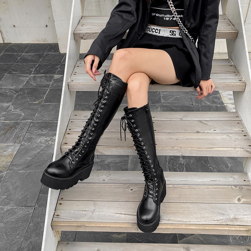 Botas Largas Con Cordones De Tacón Alto De Cuero G Botas Largas Con Cordones De Tacón Alto De Cuero G