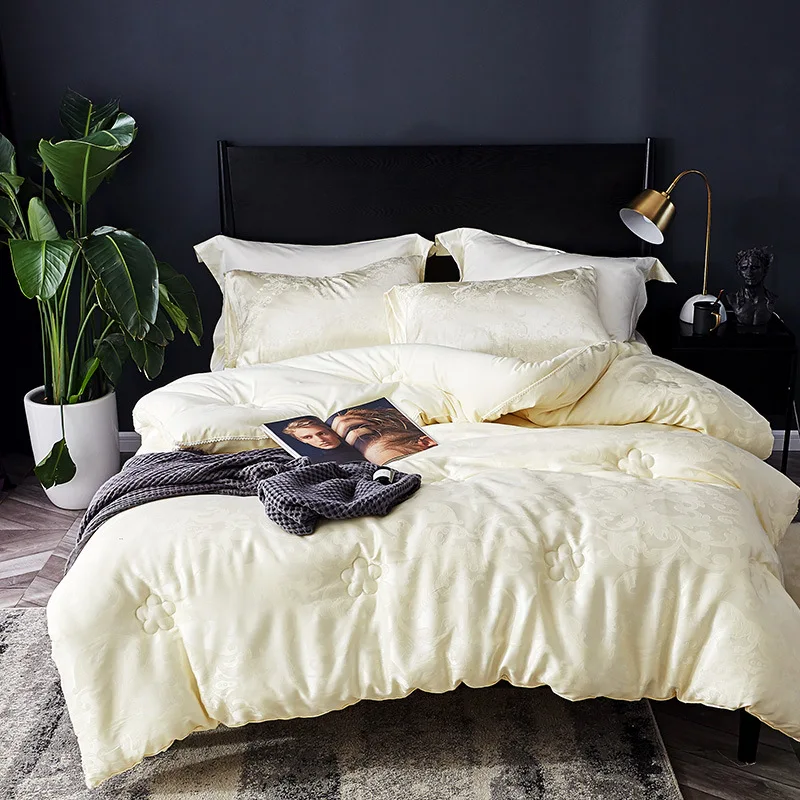 

Winter New Patchwork Duvet Elegant Home Solid Bed Comforter Jacquard Bed Quiltes 220*240cm Beige Bed Linens King Queen Size 2019