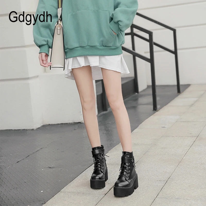 Gdgydh/Новинка; пикантные женские кожаные осенние ботинки с цепочкой; обувь на платформе в готическом стиле черного цвета в стиле панк; женская обувь высокого качества