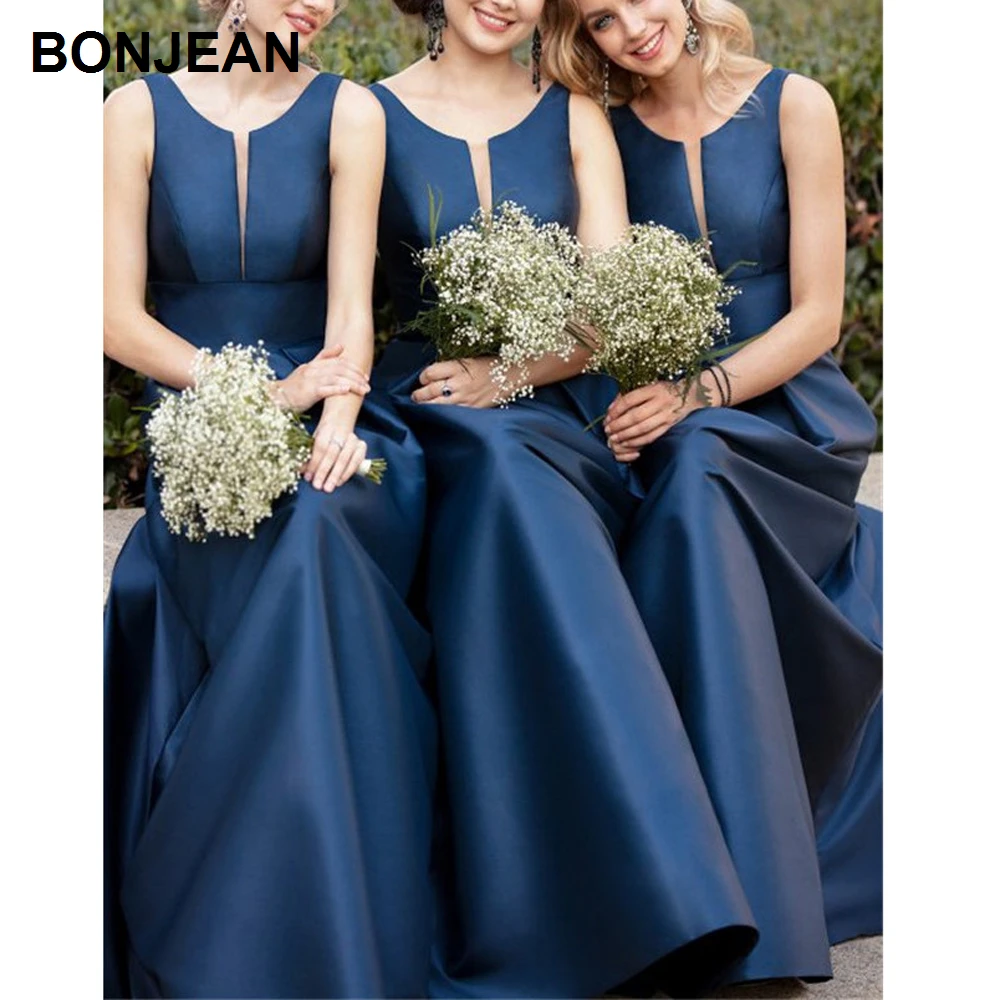 Classic, simple and very fashion-forward, this bridesmaid dress by Sorella Vita is incredible (7)