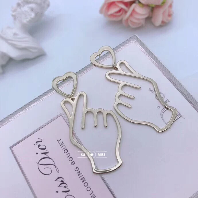 Punk Finger with Heart Drop Earrings For Women Retro Abstract Hollow out Statement Hand Metal Fashion Dangle Earring Jewelry | Украшения и