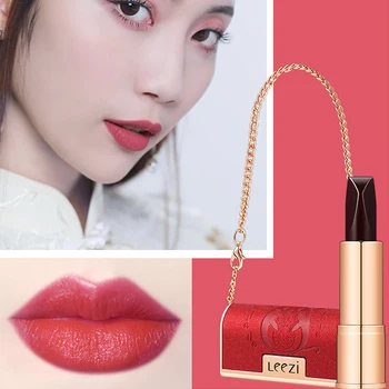 

3-in-1 Velvet-like Matte Tri-color Lipstick Highly Pigmented Lip Makeup with Mini Chain Storage Bag SSwell