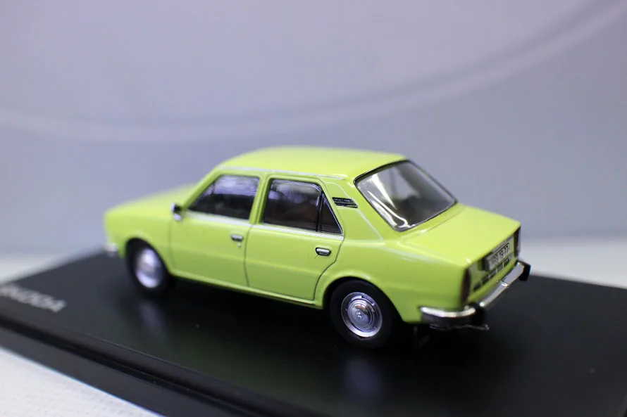 Весы Abrex 1:43 модель автомобиля Skoda 105L для коллекции подарок|Наземный транспорт| |
