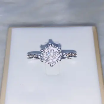 

Fashion Engagement Crystal Ring Elegant Temperament Romantic Gift For Women