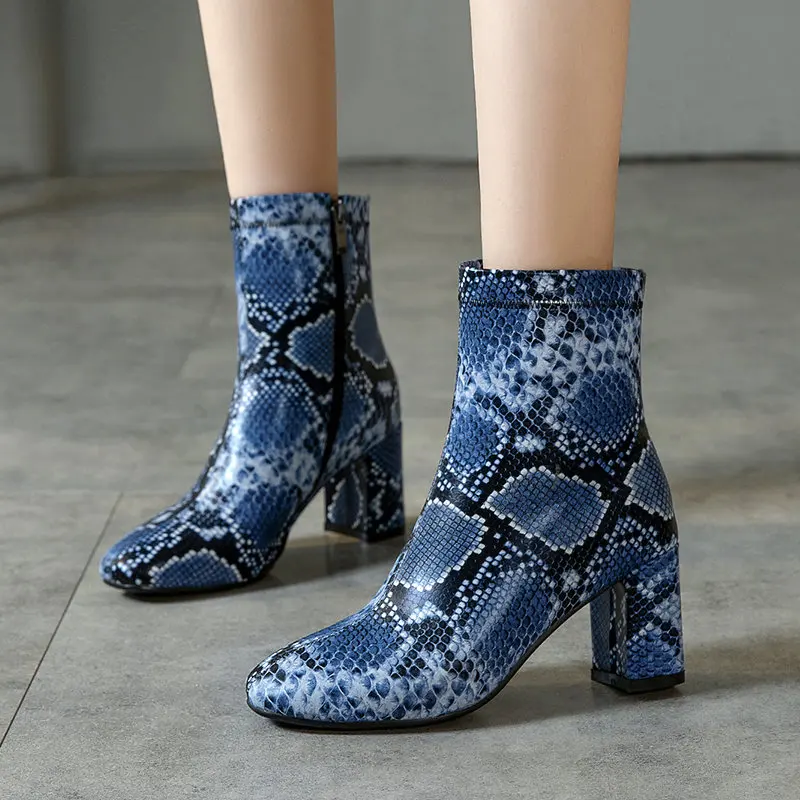 

Snake Print Women Boots Fashion Sqaure High Heel Ankle Boots Autumn Winter Comfortable Plush Round Toe Zipper Woman Shoes 2019