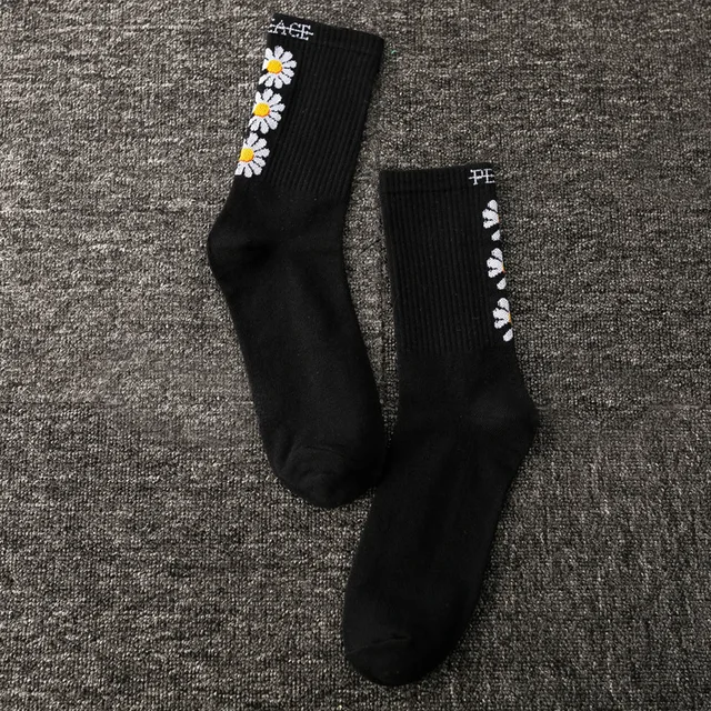 Cute daisy socks funny daisy smiley letter pattern cartoon socks Korean style fashion trend black breathable female socks 3